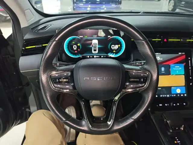 Roewe RX5 — Фото автомобиля 10