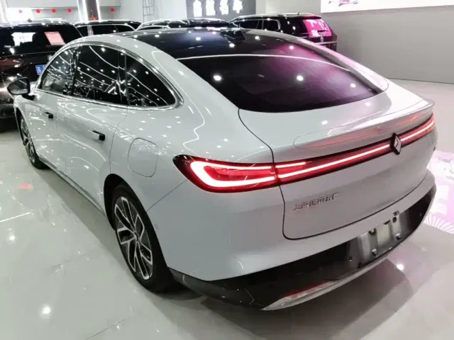 Baojun Xiangjing — Фото автомобиля 4