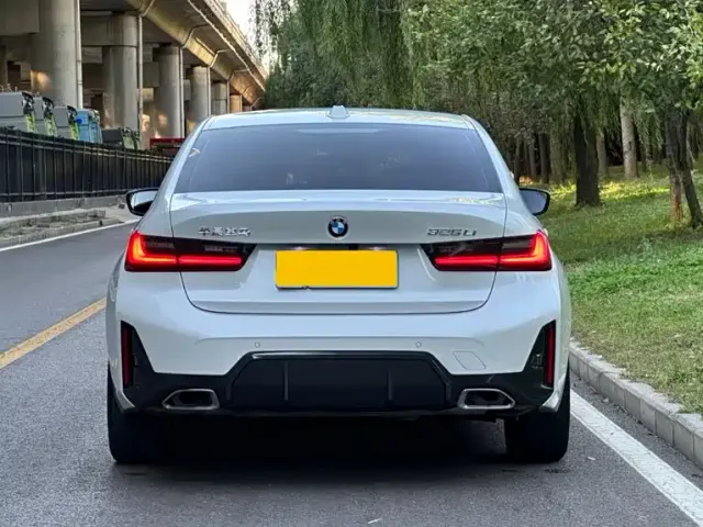 BMW 3 Series — Фото автомобиля 4