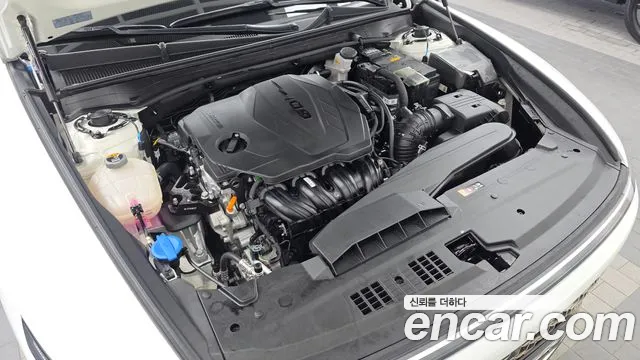 Hyundai Grandeur GN7 — Фото автомобиля 9