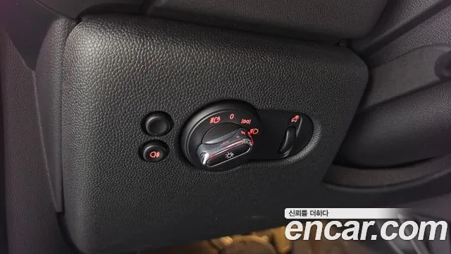 Mini Cooper Cooper 5 дверей Classic — Фото автомобиля 23