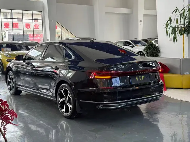 Volkswagen Passat — Фото автомобиля 8