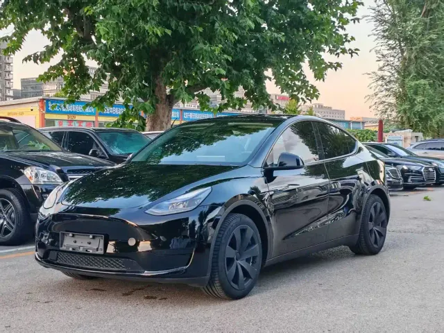 Фотография автомобиля — Tesla Model Y