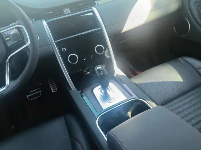 Land Rover Discovery Sport — Фото автомобиля 16