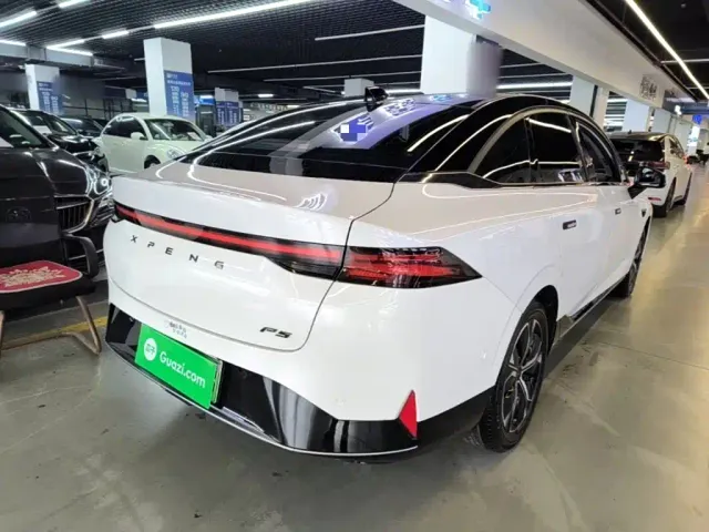 Xpeng P5 — Фото автомобиля 6
