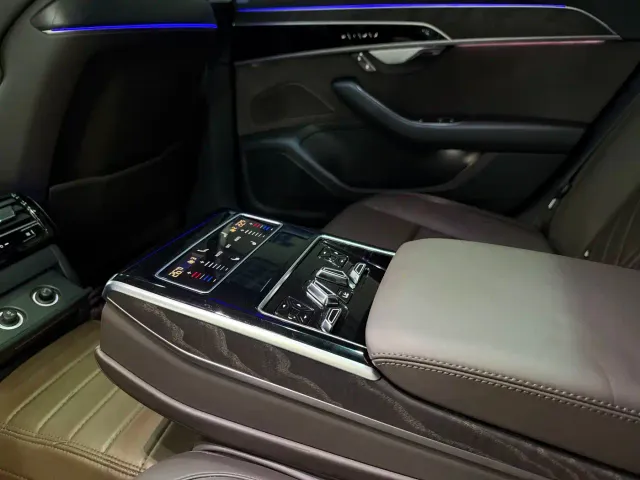 Audi A8 — Фото автомобиля 7