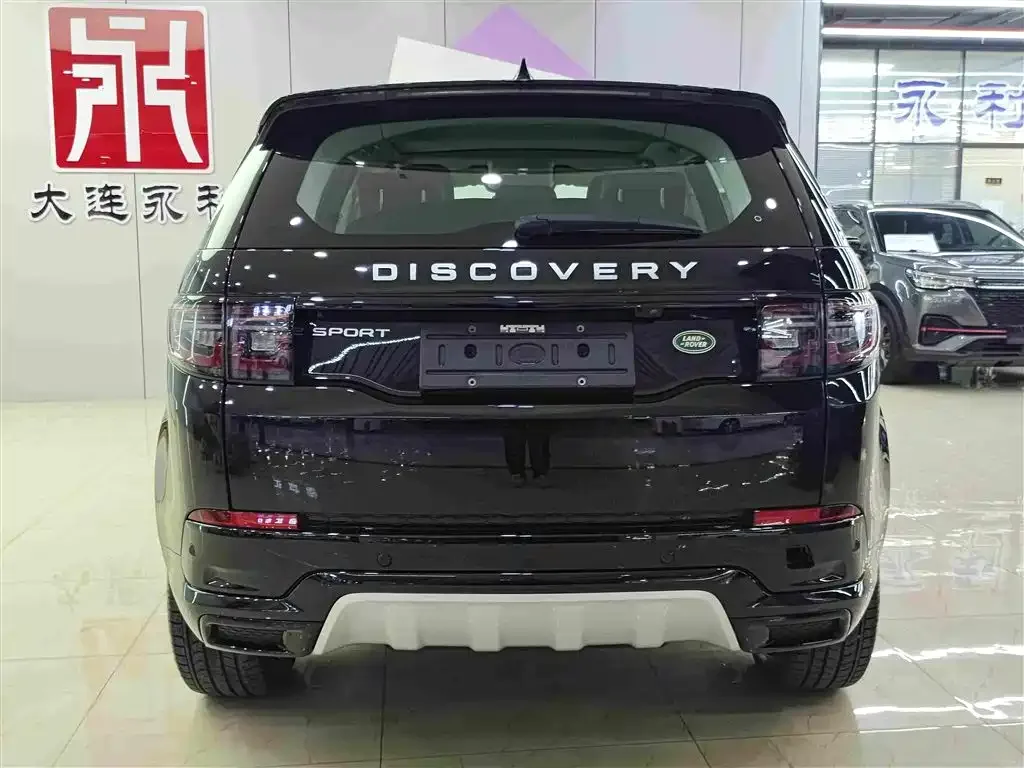Land Rover Discovery Sport 2025 249PS Performance Tech Edition — Фото автомобиля 5