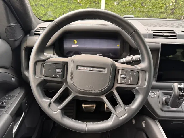 Land Rover Defender — Фото автомобиля 11