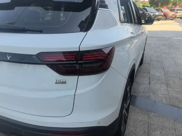 Geely Binyue — Фото автомобиля 23