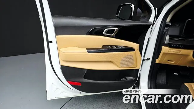 Kia Carnival Generation 4 — Фото автомобиля 14