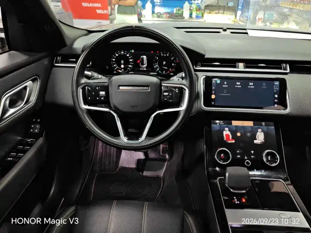 Land Rover Range Rover Velar 2021 P250 Gloss Black Collector's Edition — Фото автомобиля 11