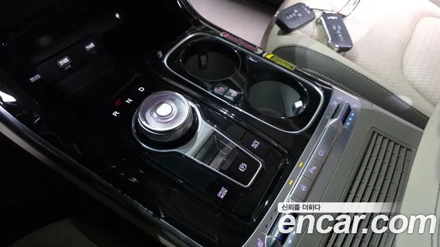Kia Carnival Generation 4 — Фото автомобиля 11