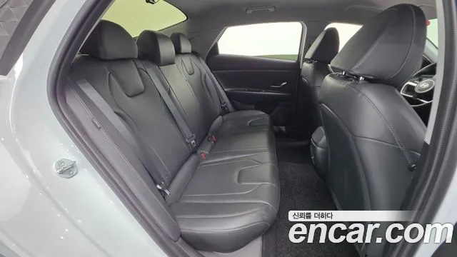Hyundai Avante CN7 — Фото автомобиля 30