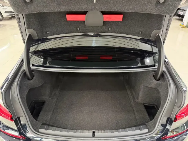 BMW 3 Series — Фото автомобиля 13