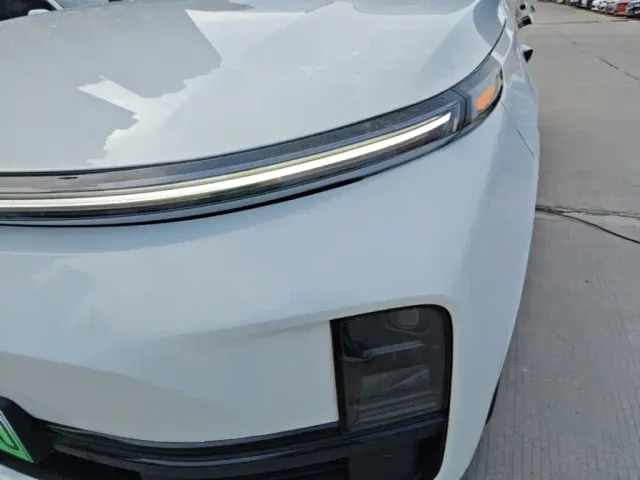 Li Auto L9 — Фото автомобиля 23