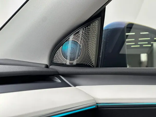 Tesla Model Y — Фото автомобиля 8