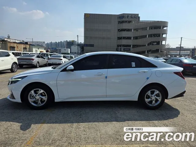Hyundai AVANTE Avante (CN7) — Фото автомобиля 8