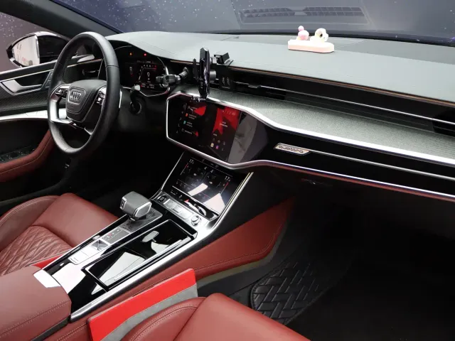 Audi A7L — Фото автомобиля 12