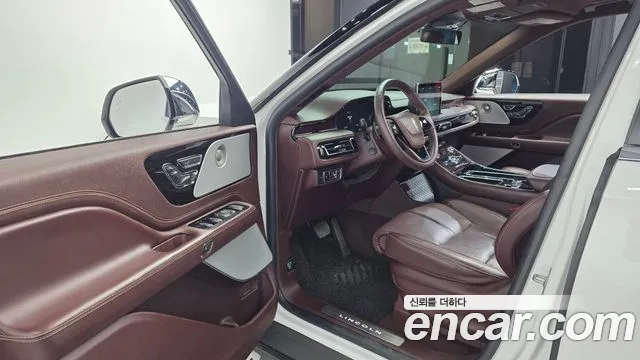 Lincoln Aviator 2nd Gen — Фото автомобиля 15