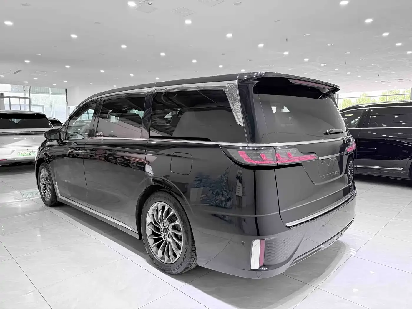 Voyah Auto Voyah Dreamer 2022 Low-carbon Dream+Smart Package — Фото автомобиля 6