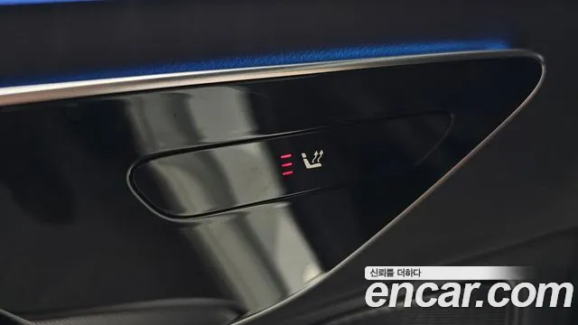 Mercedes-Benz E-Class — Фото автомобиля 25