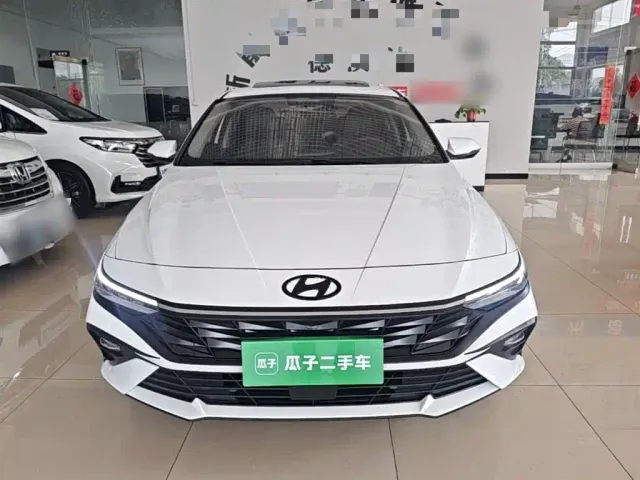 Hyundai Elantra — Фото автомобиля 2