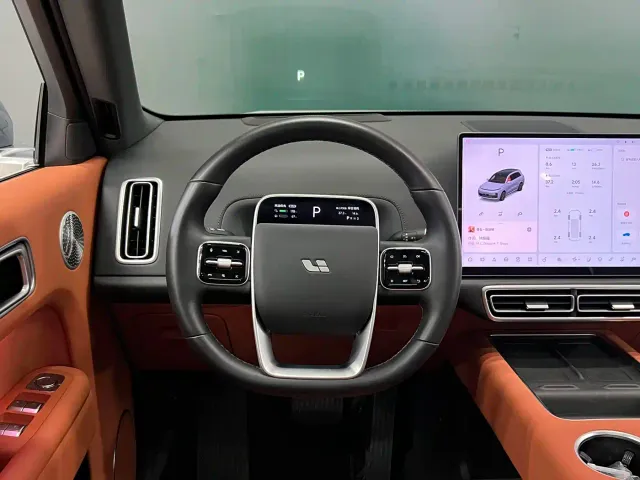 Li Auto L8 — Фото автомобиля 9