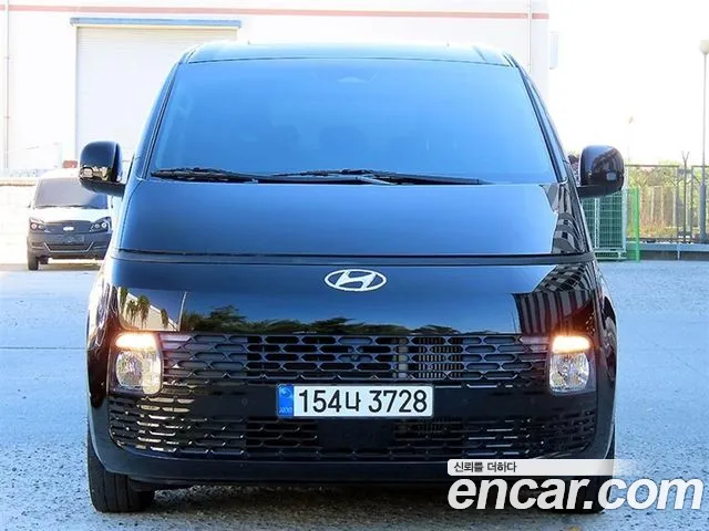 Фотография автомобиля — Hyundai Staria
