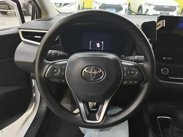 Toyota Corolla — Фото автомобиля 10