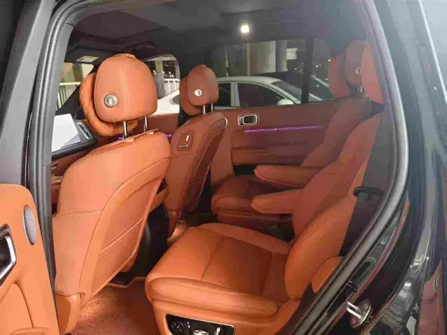 Li Auto L8 — Фото автомобиля 5