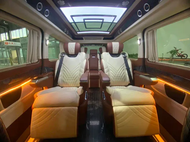Mercedes-Benz V-Class — Фото автомобиля 13