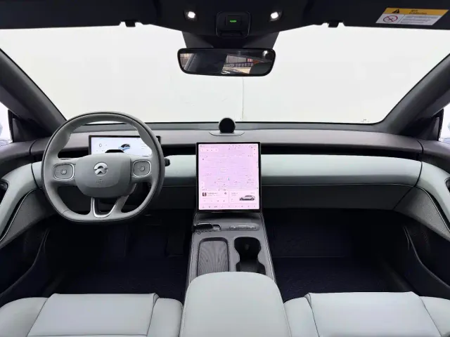 Nio ET5 — Фото автомобиля 5