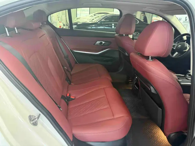 BMW 3 Series — Фото автомобиля 18