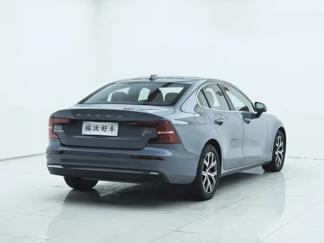 Volvo S60 — Фото автомобиля 28