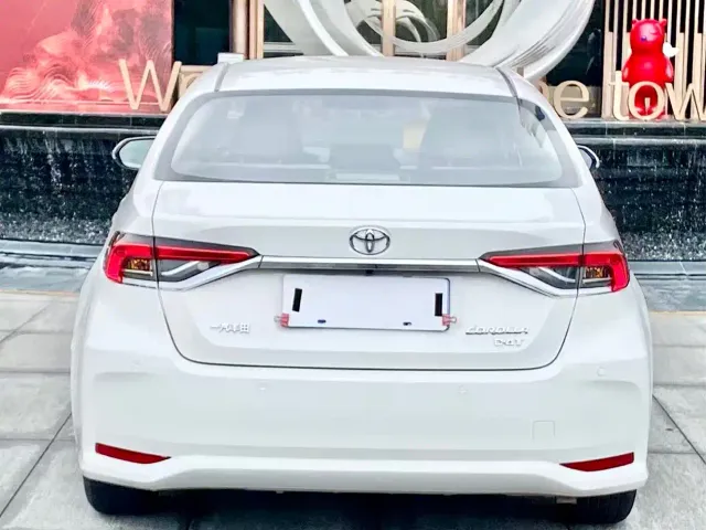 Toyota Corolla — Фото автомобиля 8