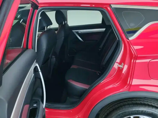 Geely Binyue — Фото автомобиля 10