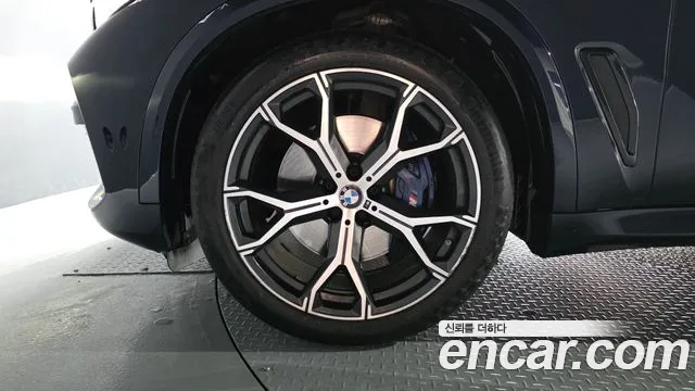 BMW X5 xDrive 40i M Sport — Фото автомобиля 5