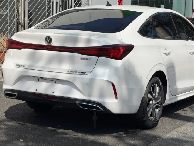 Changan Eado — Фото автомобиля 6