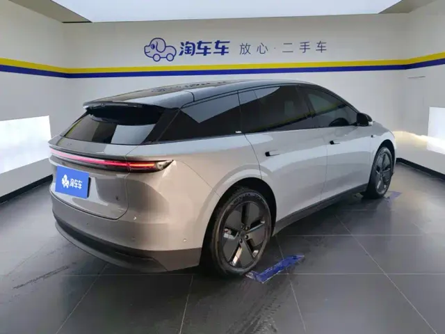 Li Auto i6 — Фото автомобиля 3