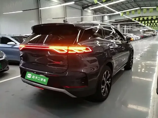 BYD Tang — Фото автомобиля 6