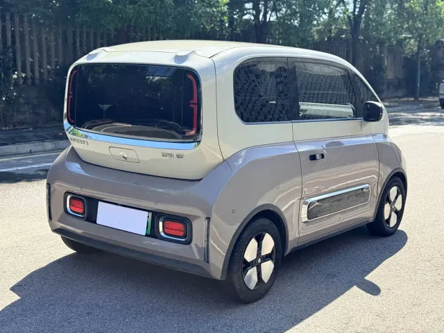 Baojun KiWi EV — Фото автомобиля 4