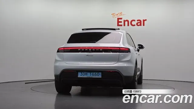 Porsche Macan — Фото автомобиля 3