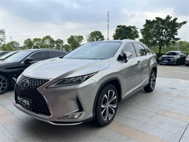 Фотография автомобиля — Lexus RX