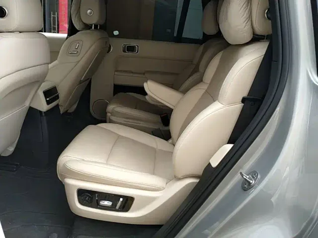Li Auto L9 — Фото автомобиля 16