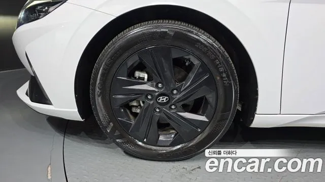 Hyundai Avante CN7 — Фото автомобиля 5