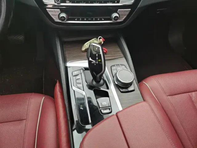 BMW 5 Series — Фото автомобиля 13
