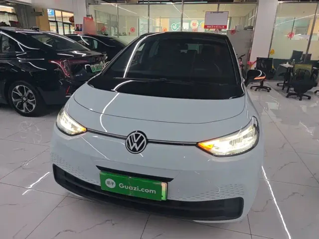 Volkswagen ID.3 — Фото автомобиля 2