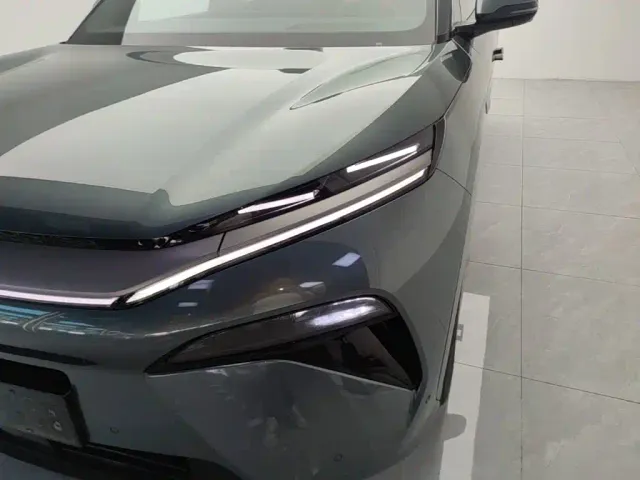 BYD Tang L — Фото автомобиля 23