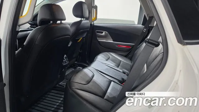 Kia Niro — Фото автомобиля 24