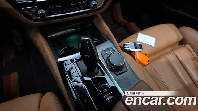 BMW 5 Series G30 — Фото автомобиля 9